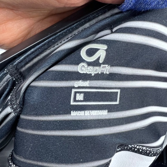 🔥2/$10 |•GAP•| Gap Fit Metal Streaks Striped Leggings Medium • Length 29 - Picture 7 of 9